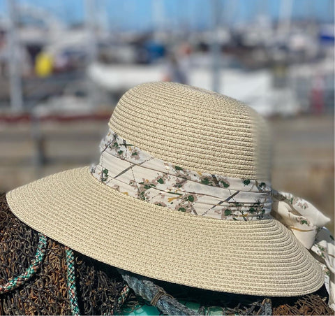 Sommerhat - med god skygge og blomster